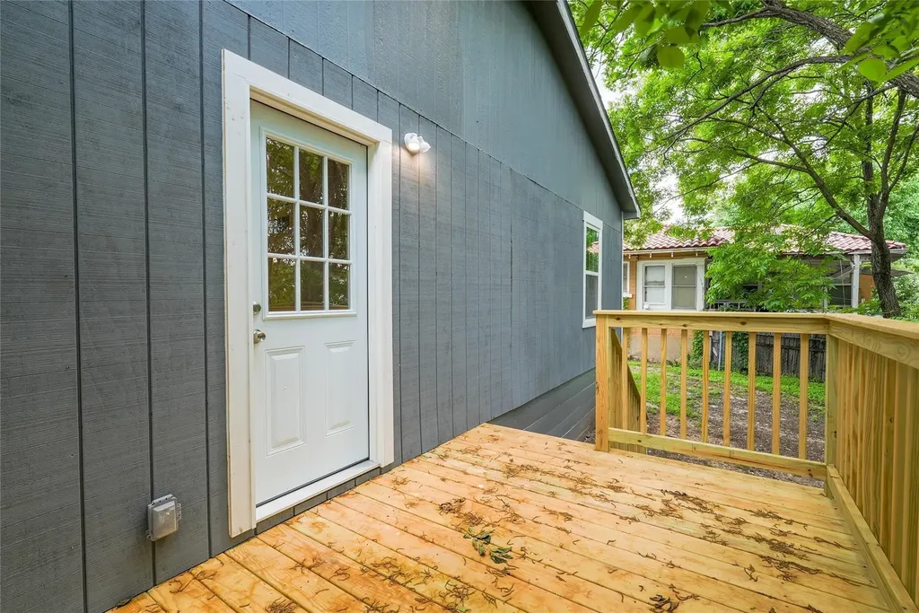 335 N Marsalis Avenue Dallas TX 75203
