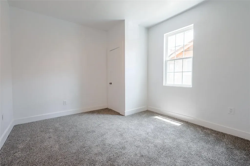 335 N Marsalis Avenue Dallas TX 75203