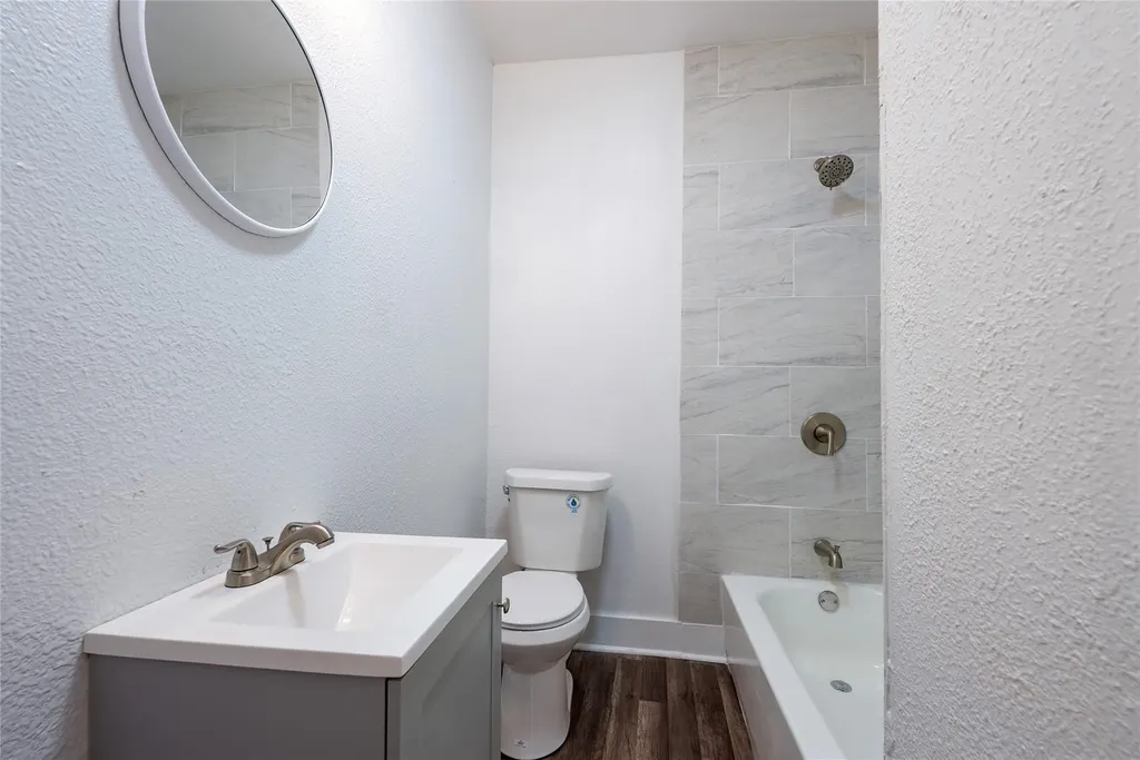 335 N Marsalis Avenue Dallas TX 75203