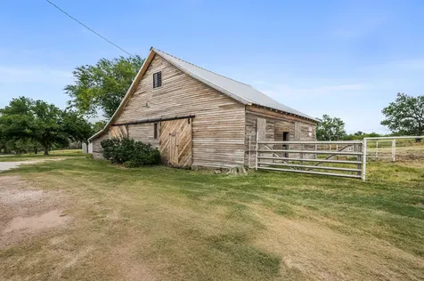1204 E Cheyenne Canadian TX 79014