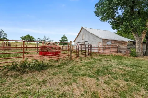 1204 E Cheyenne Canadian TX 79014