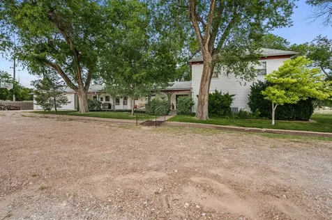 1204 E Cheyenne Canadian TX 79014