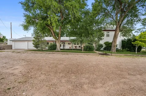 1204 E Cheyenne Canadian TX 79014