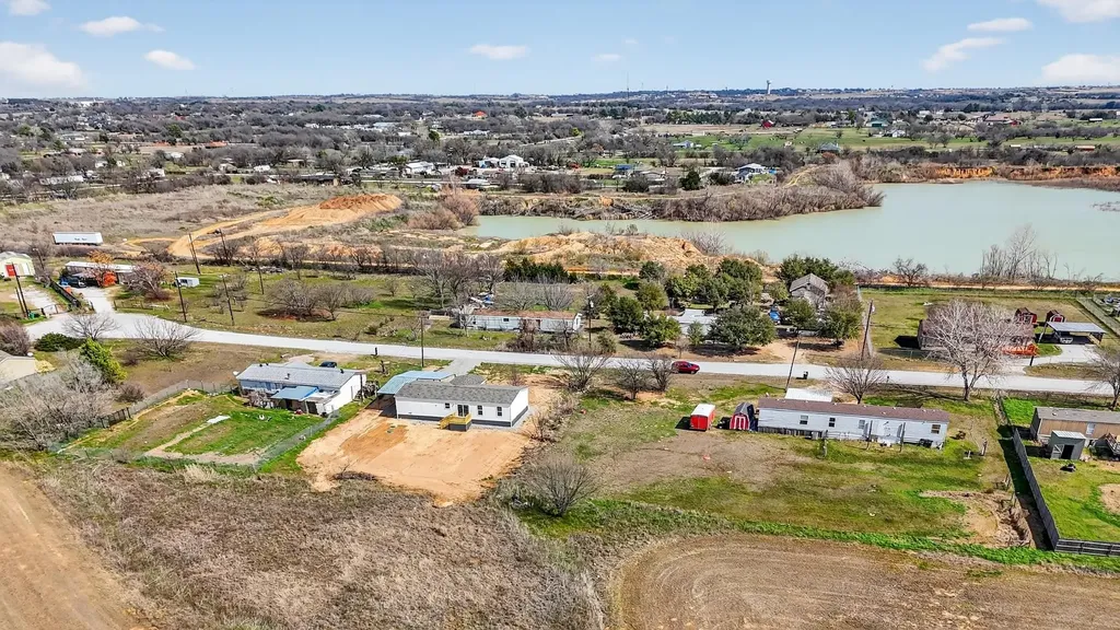 309 Rhett Court Aurora TX 76078