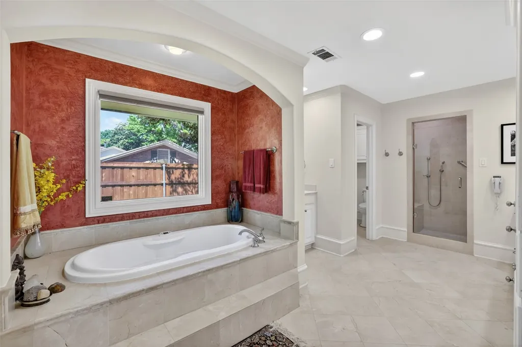 7141 Twin Tree Lane Dallas TX 75214