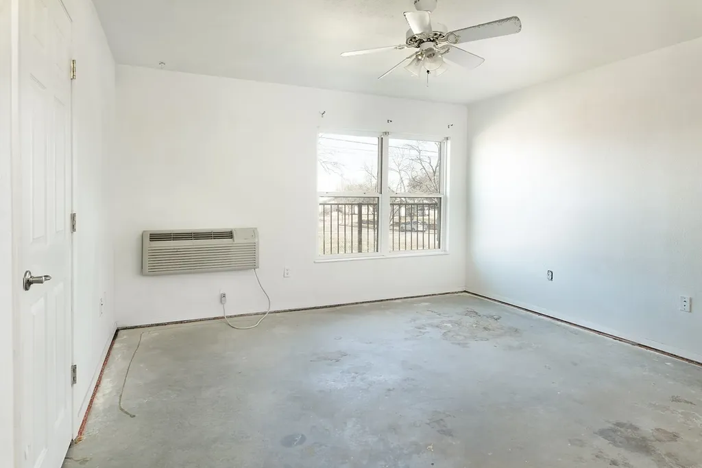 104 E Fifth Street Brady TX 76825