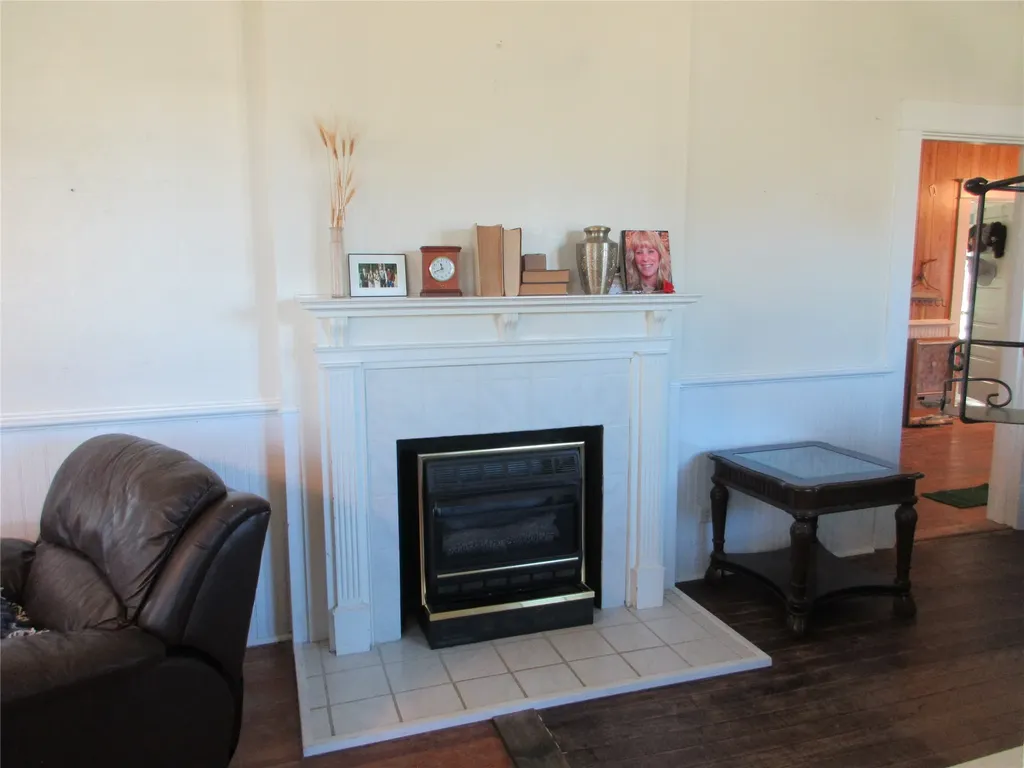 607 S First Street S Rosebud TX 76570