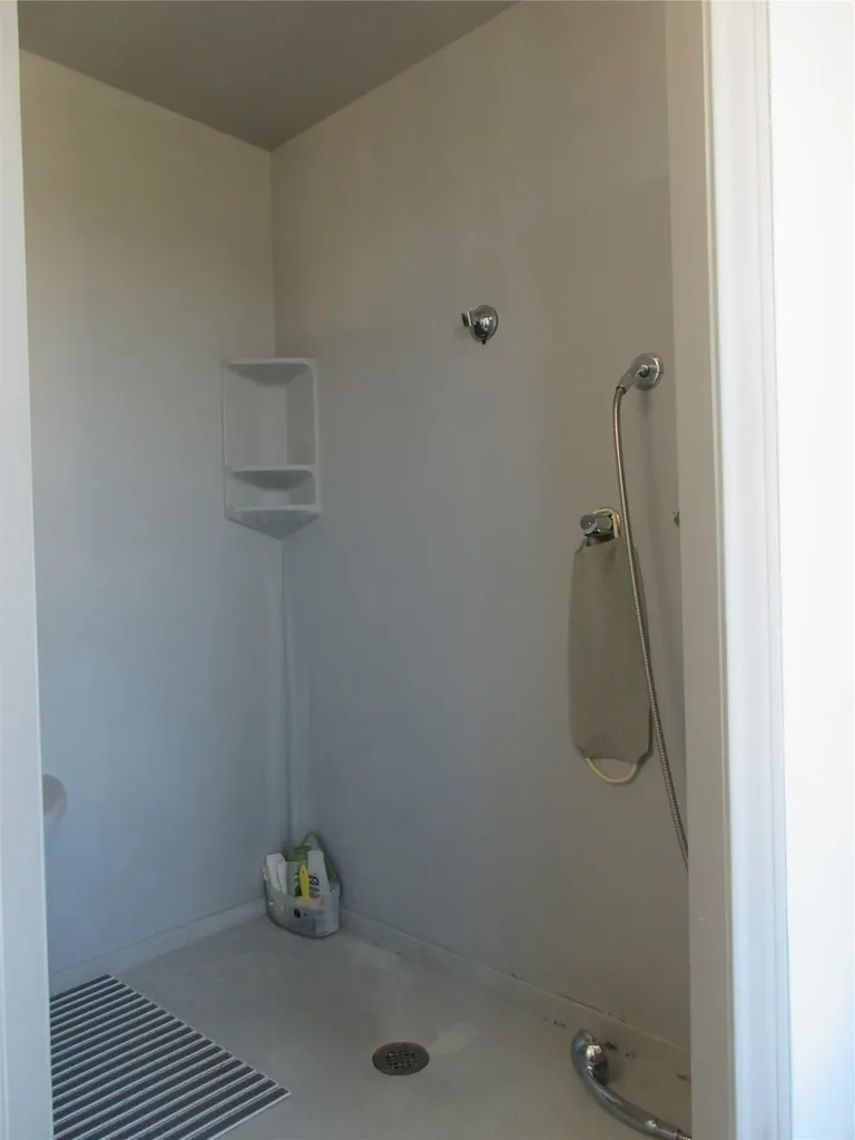 607 S First Street S Rosebud TX 76570