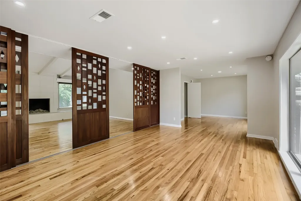 6606 Stonebrook Circle Dallas TX 75240