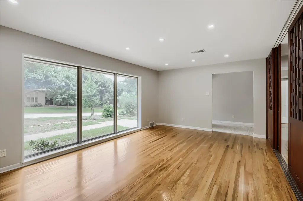 6606 Stonebrook Circle Dallas TX 75240