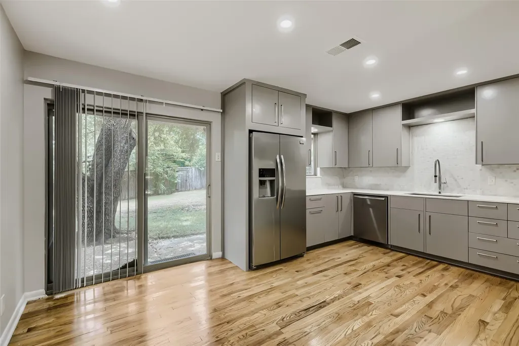 6606 Stonebrook Circle Dallas TX 75240