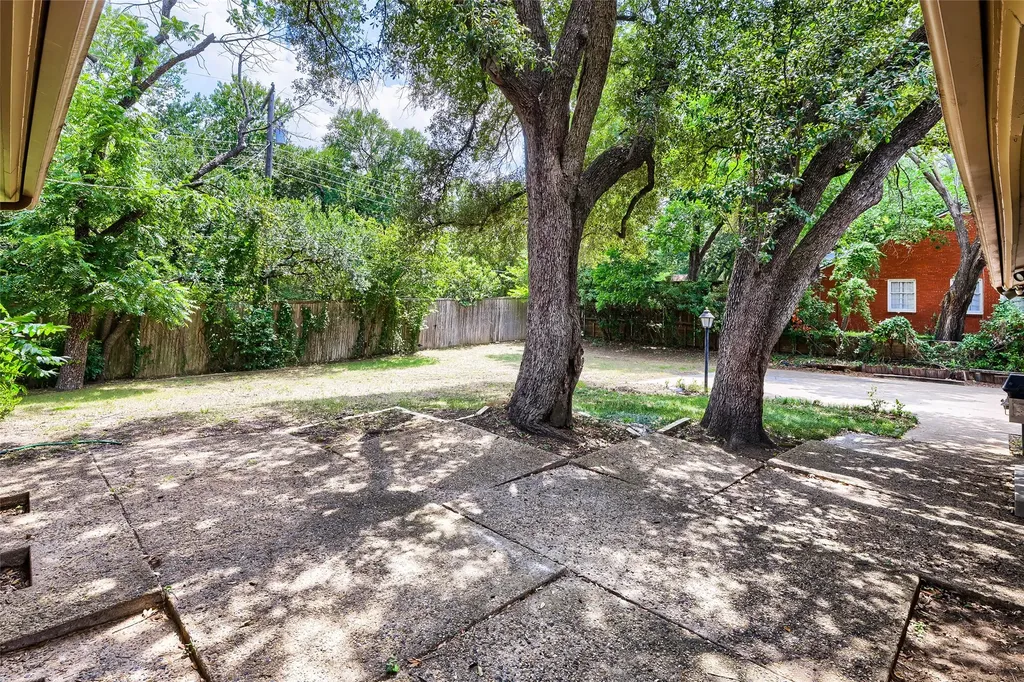 6606 Stonebrook Circle Dallas TX 75240
