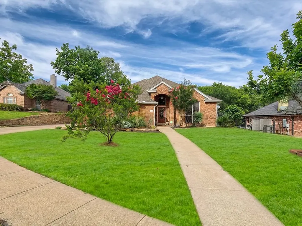 7613 Woodhaven Drive North Richland Hills TX 76182