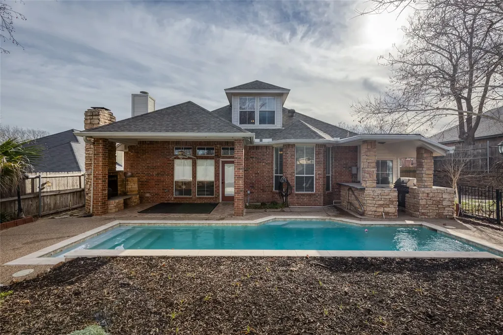 7613 Woodhaven Drive North Richland Hills TX 76182
