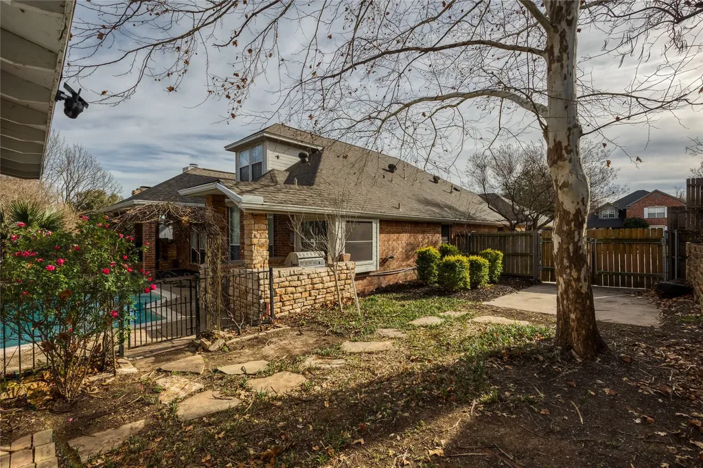 7613 Woodhaven Drive North Richland Hills TX 76182