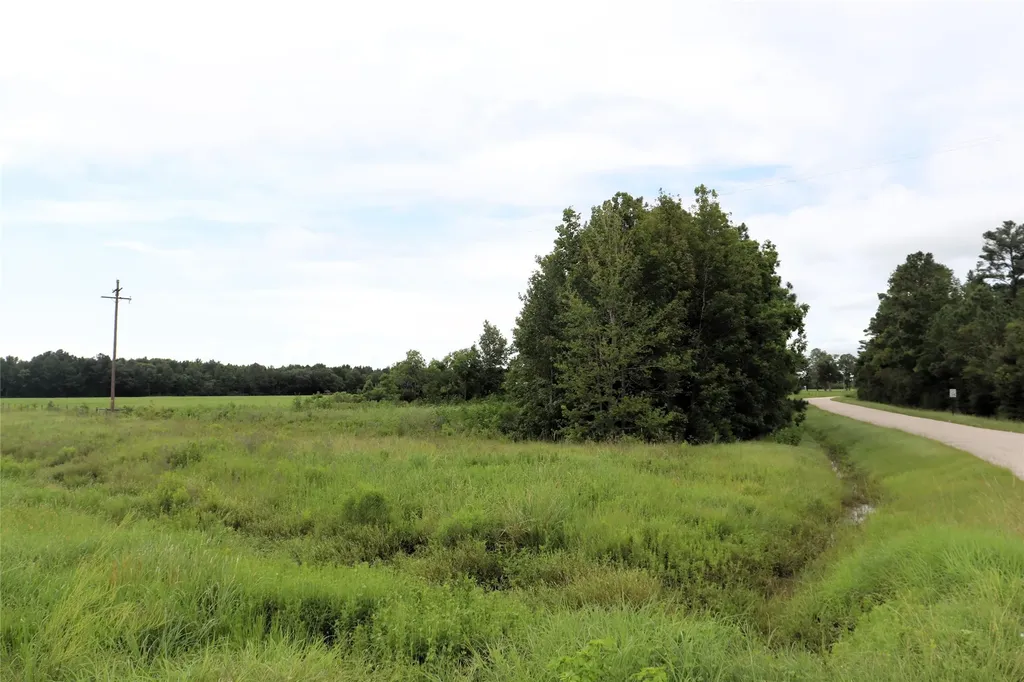 127 County Road 190 Liberty TX 77575