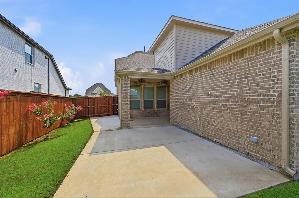 3808 Sky Drive Sherman TX 75090