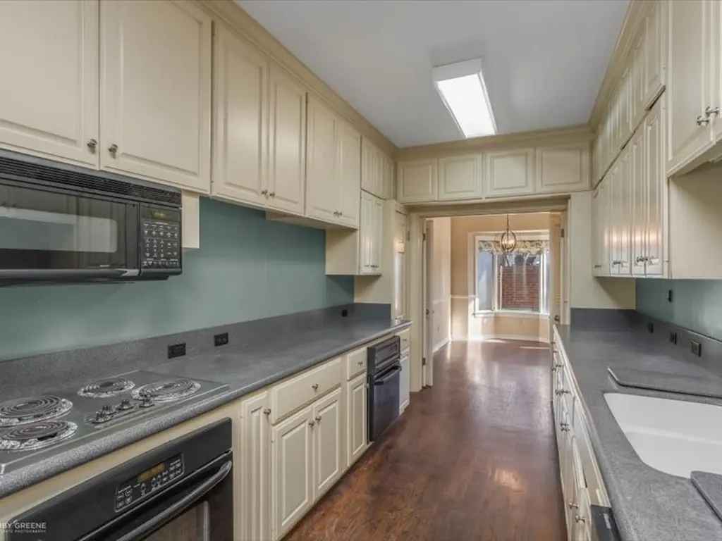 18 Dudley Square Shreveport LA 71106