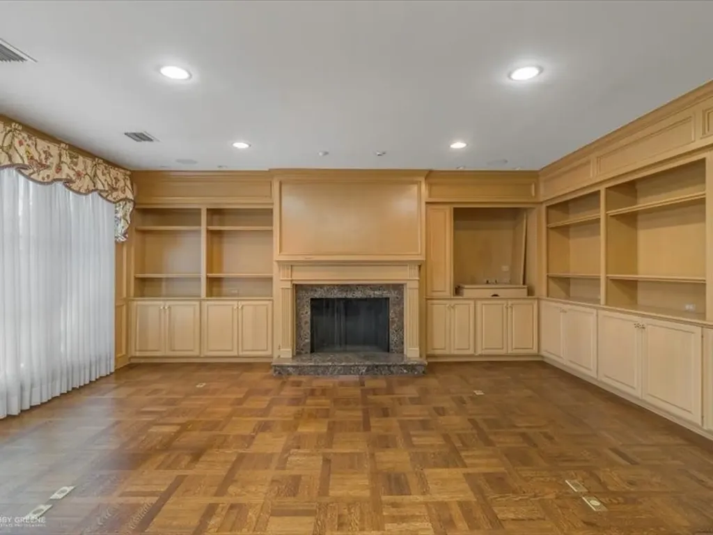 18 Dudley Square Shreveport LA 71106