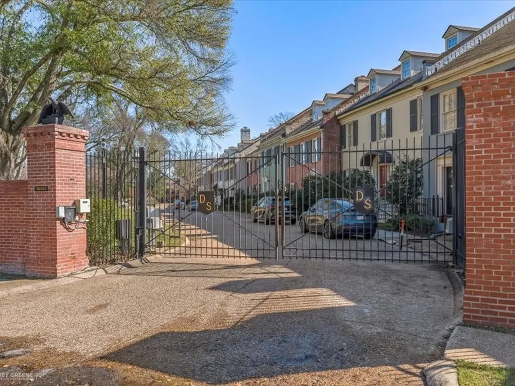 18 Dudley Square Shreveport LA 71106