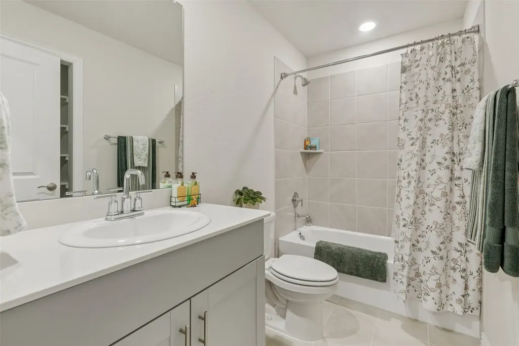 522 Castle Road Sherman TX 75092