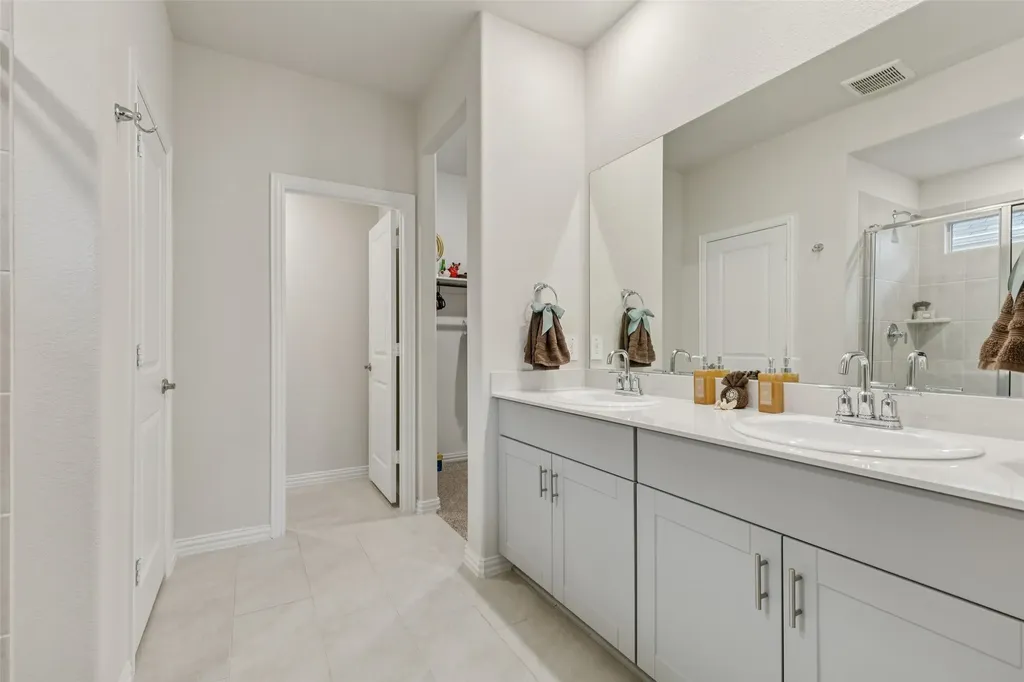 522 Castle Road Sherman TX 75092