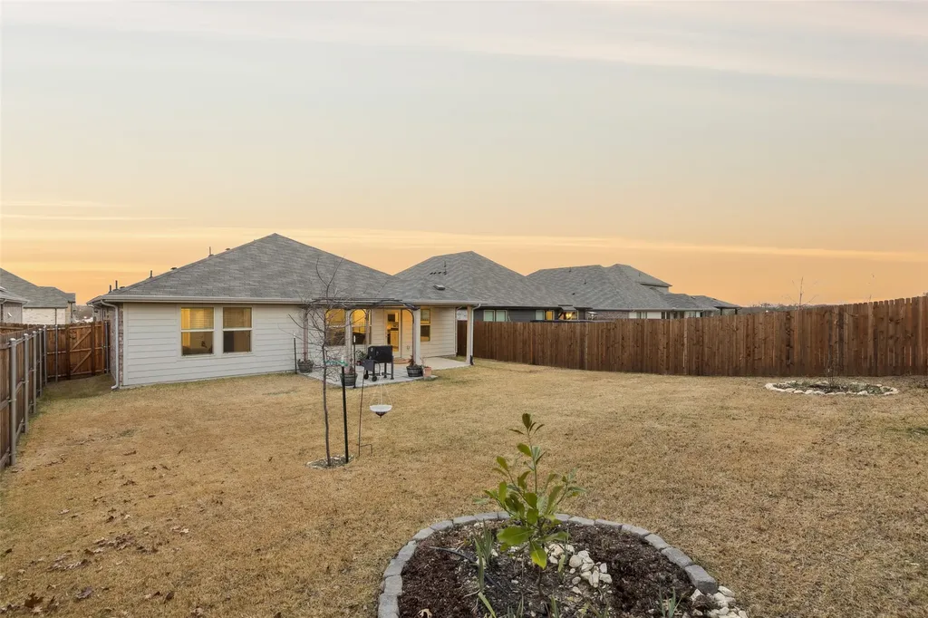 522 Castle Road Sherman TX 75092