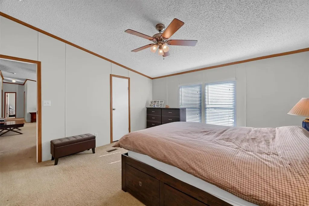 115 Candlewood Circle Gainesville TX 76240