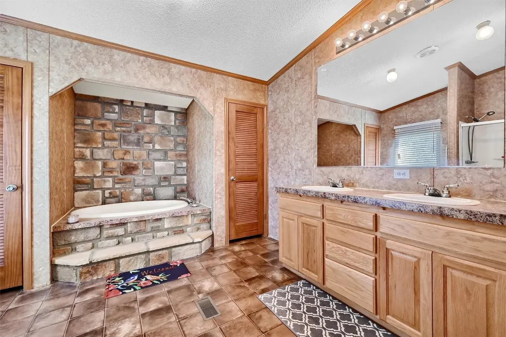 115 Candlewood Circle Gainesville TX 76240