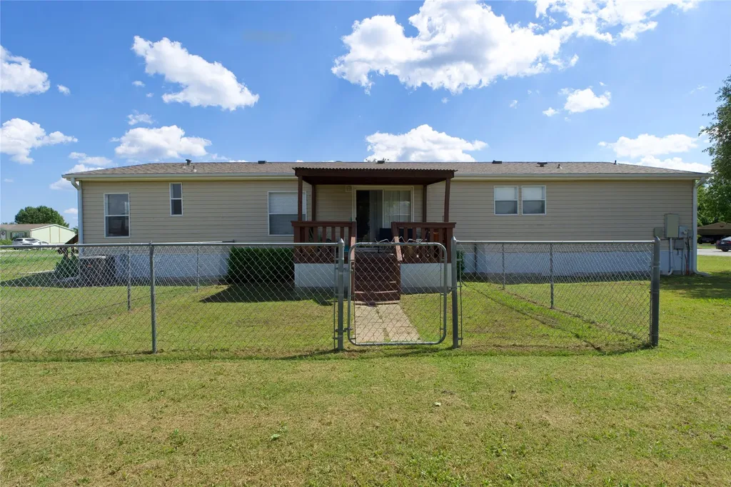 115 Candlewood Circle Gainesville TX 76240