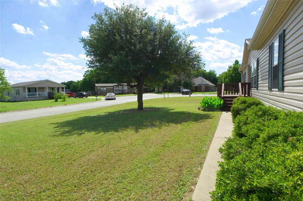 115 Candlewood Circle Gainesville TX 76240