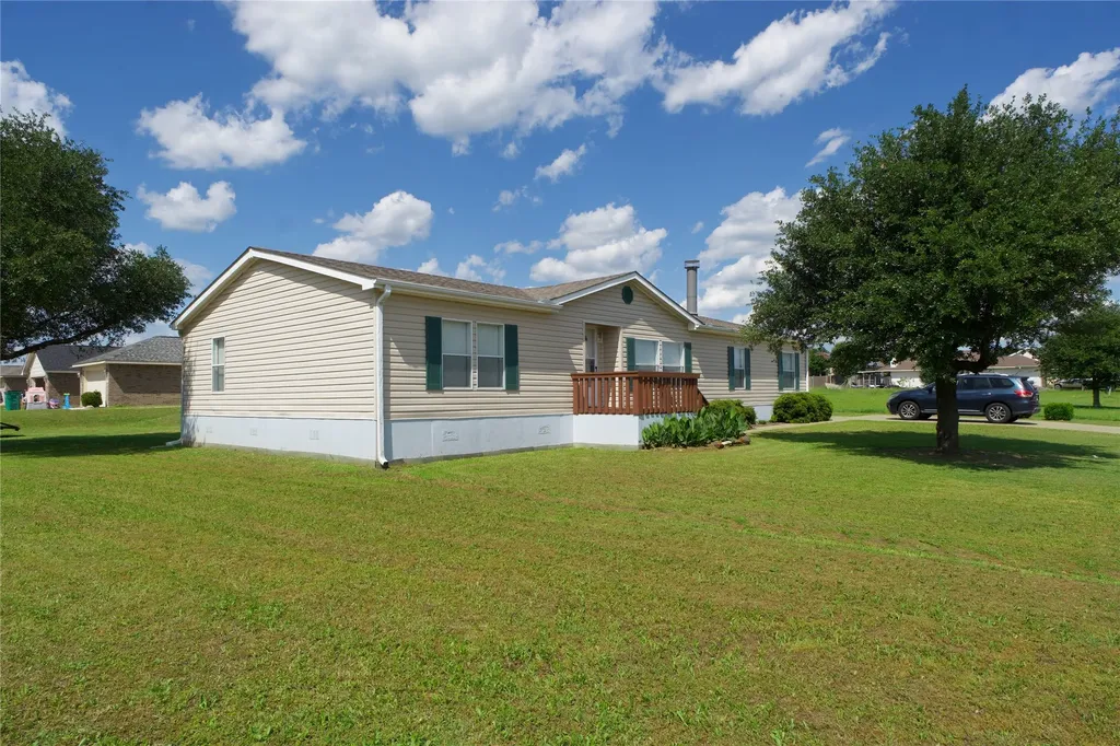 115 Candlewood Circle Gainesville TX 76240