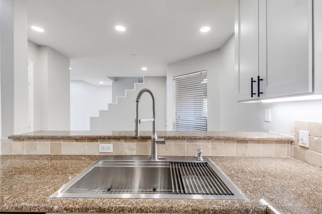 4221 Cole Avenue Dallas TX 75205