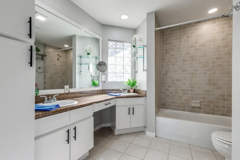 4221 Cole Avenue Dallas TX 75205