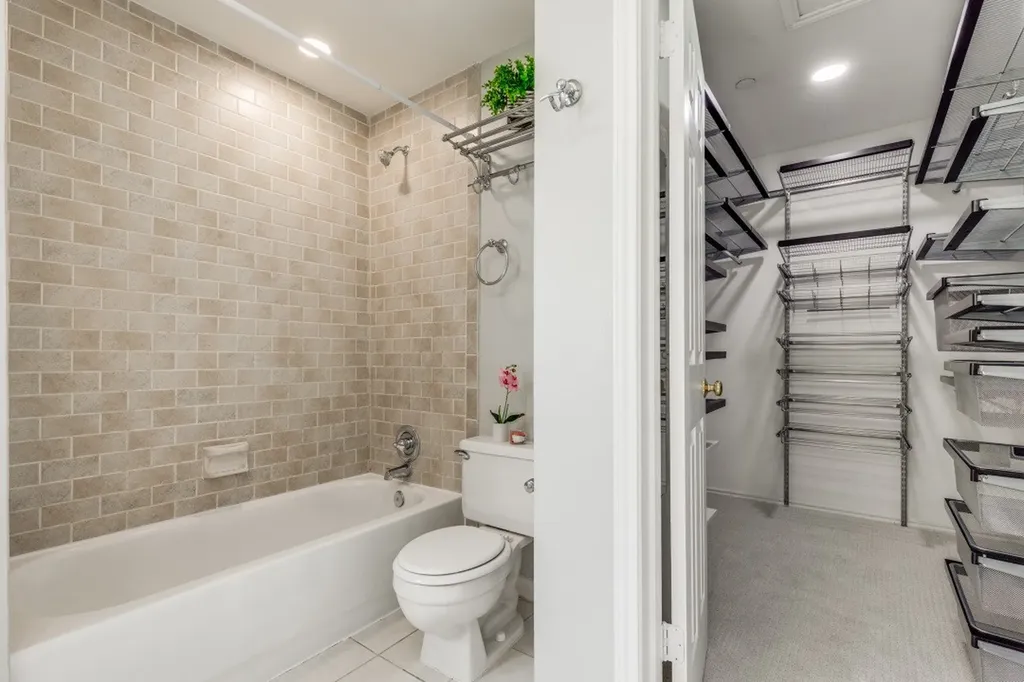 4221 Cole Avenue Dallas TX 75205
