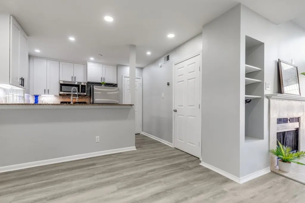4221 Cole Avenue Dallas TX 75205