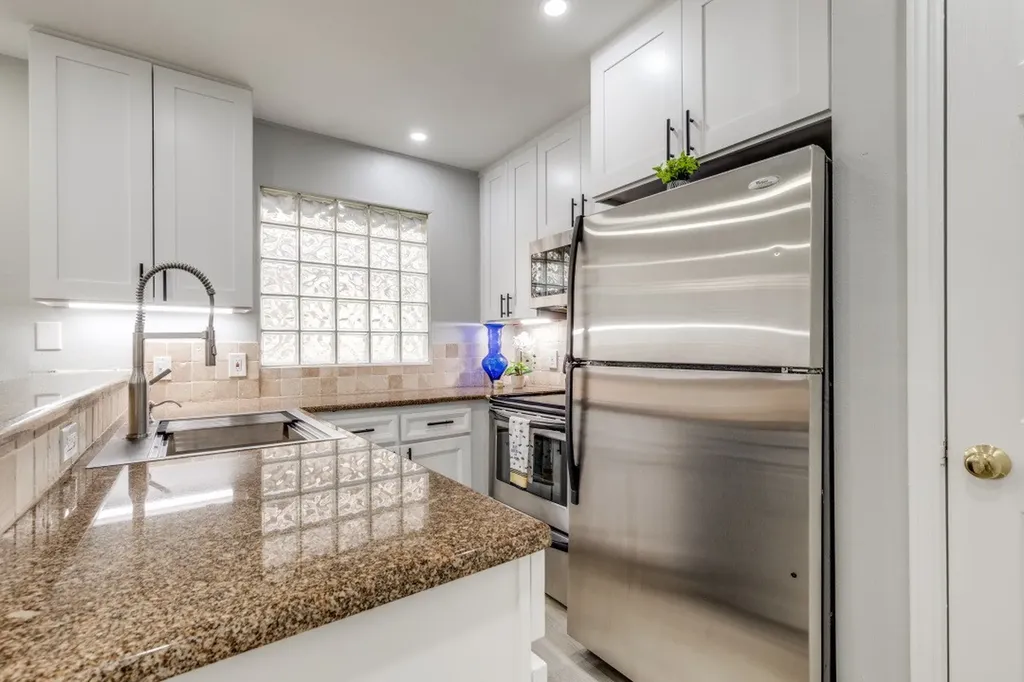 4221 Cole Avenue Dallas TX 75205