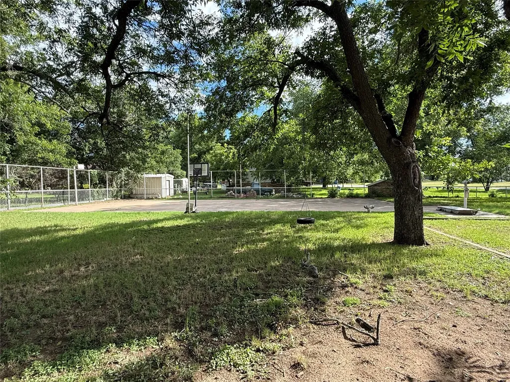 118 N Crescent Street Gorman TX 76454
