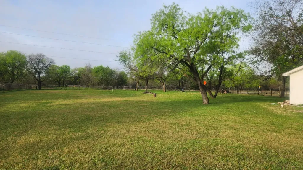 7241 S I-45 Road Alma TX 75119