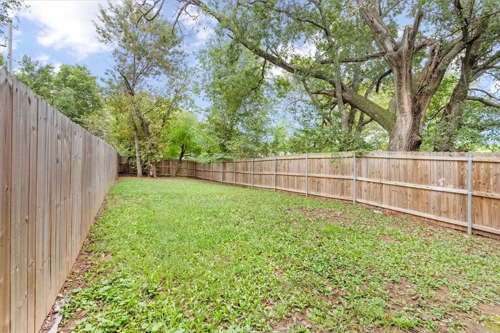 312 E Day Street Denison TX 75021