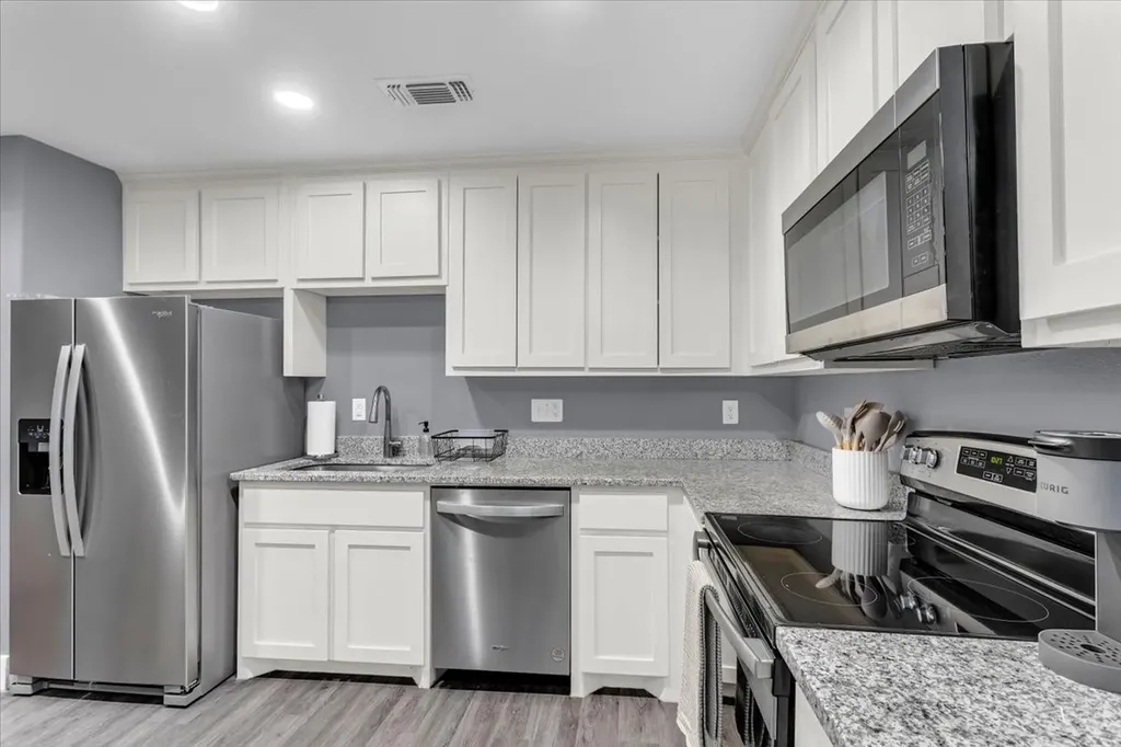 312 E Day Street Denison TX 75021