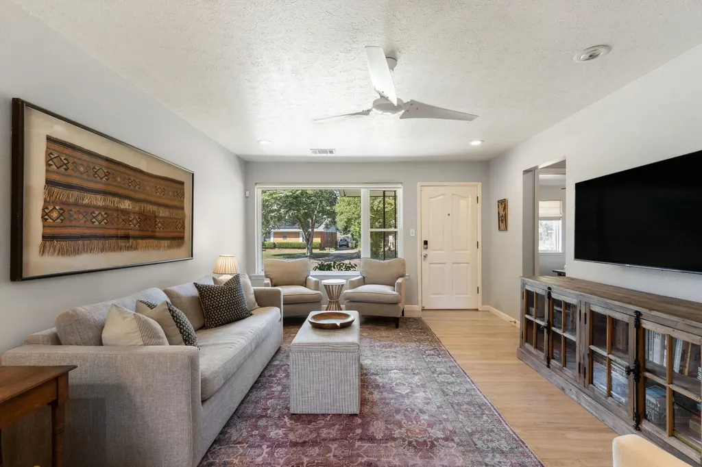 8478 Banquo Drive Dallas TX 75228