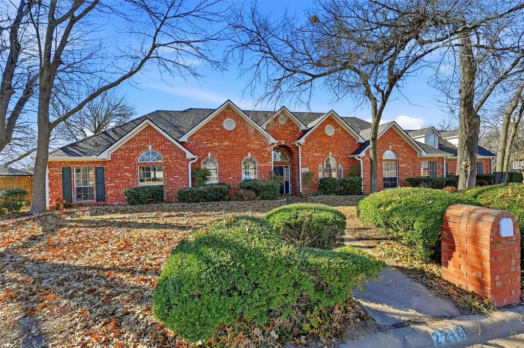 2210 Meadows Lane Sherman TX 75092