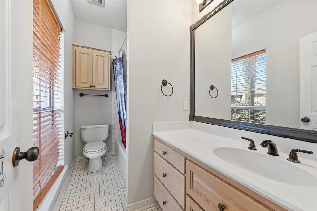 2210 Meadows Lane Sherman TX 75092