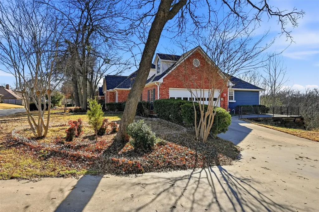 2210 Meadows Lane Sherman TX 75092