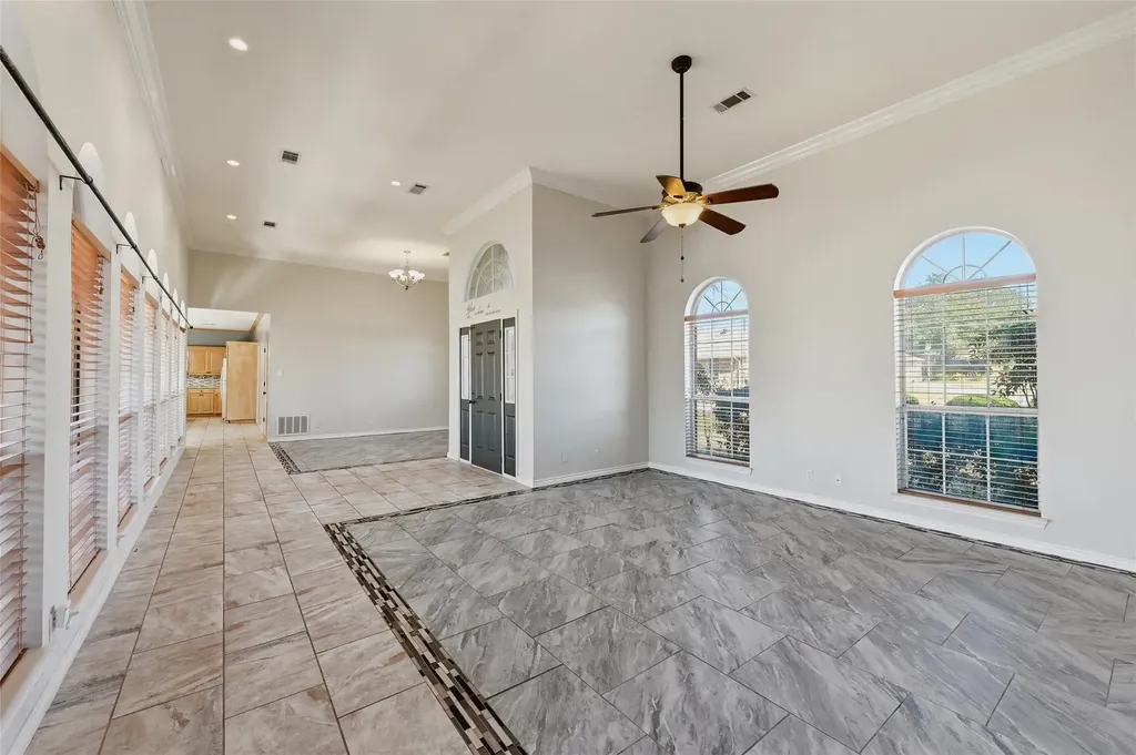 2210 Meadows Lane Sherman TX 75092