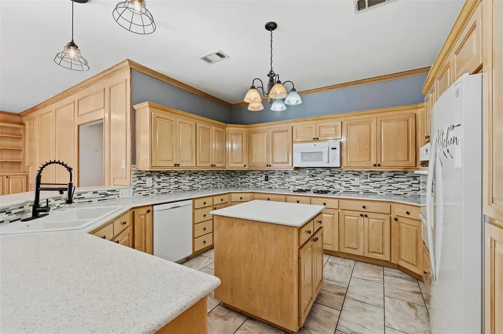 2210 Meadows Lane Sherman TX 75092