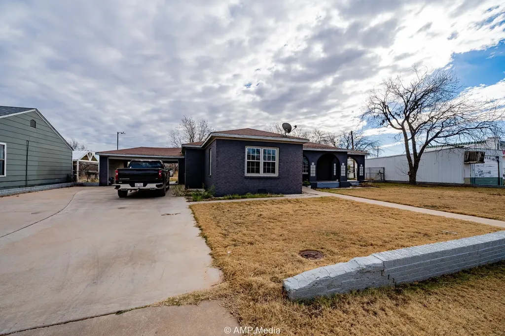 406 N Swenson Street Stamford TX 79553