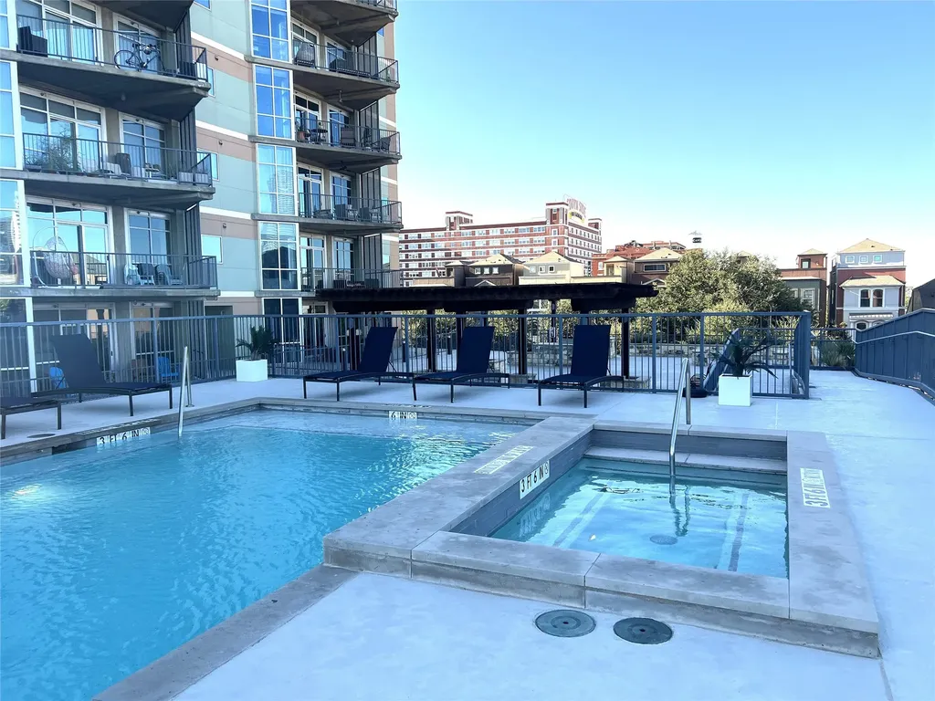 1001 Belleview Street Dallas TX 75215
