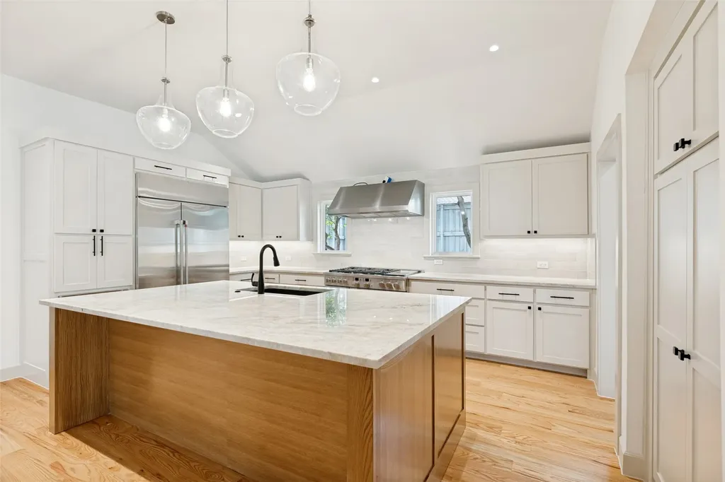 4039 Fawnhollow Drive Dallas TX 75244